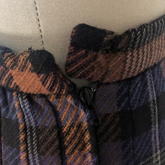 VALENTINO VINTAGE 80’s | Pleated Plaid Wool Skirt - Picture 7 of 11